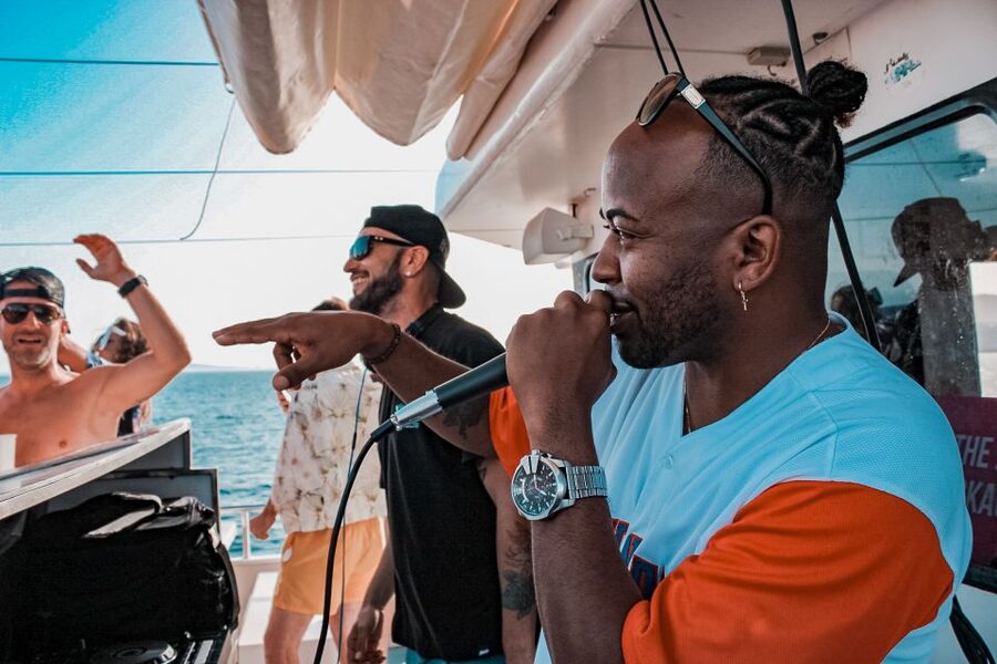 Mallorca: Boat Party with DJ, Buffet and Entertainment - Palma Marina to Playa de Palma, start your party with real views