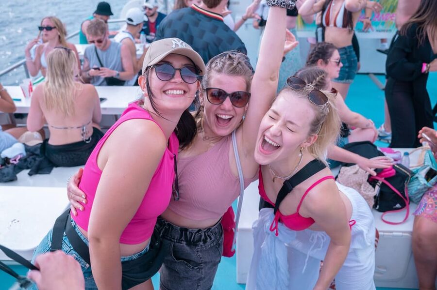 Mallorca: Boat Party with DJ, Buffet and Entertainment - Practical tips to make your sail smoother