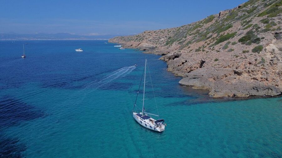 Mallorca: Cala Vella Boat Tour with Swiming, Food, & Drinks - Cala Vella: where the tour finds its best rhythm