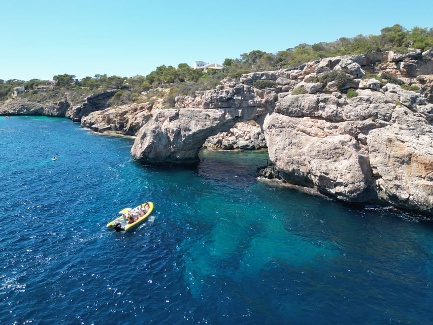 Mallorca: Caló des Moro and Cala Marmols Boat Tour - The in-between photo stops and why they matter