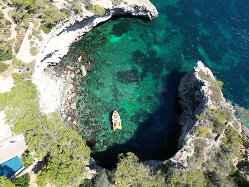 Mallorca: Caló des Moro and Cala Marmols Boat Tour - Boat time, skipper energy, and what 2.5 hours really buys you