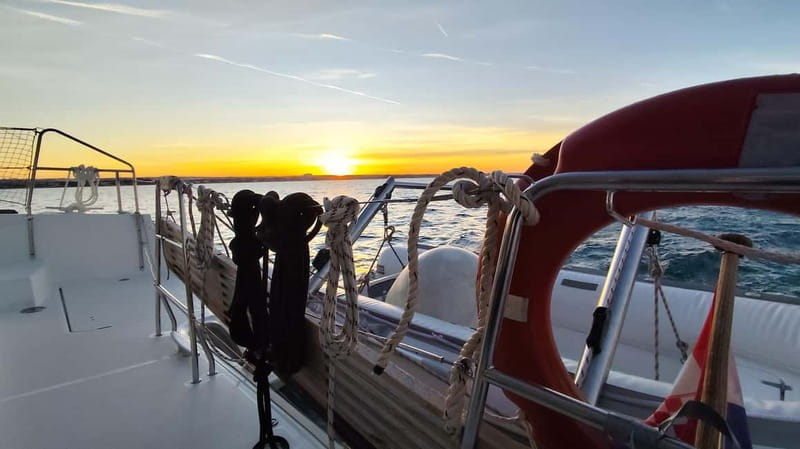 Mallorca: Catamaran Boat Tour with Tapas - The 4.5 hour rhythm: cruise, anchor time, then Camp de Mar play