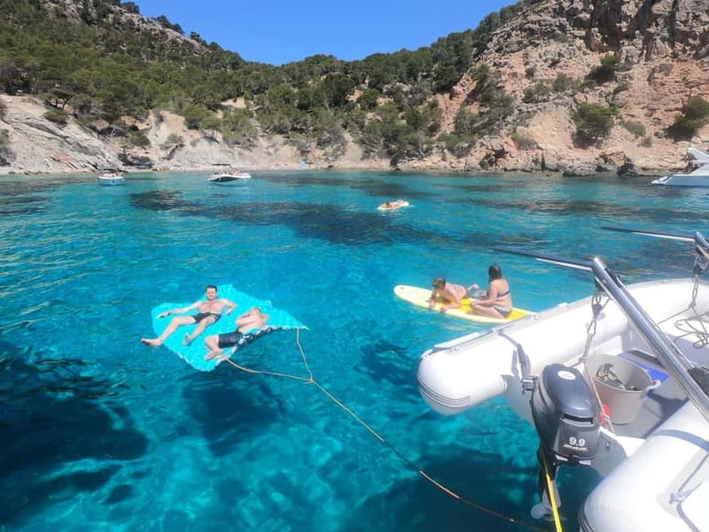 Mallorca: Catamaran Boat Tour with Tapas - Swim stop reality: what you can do and how help works