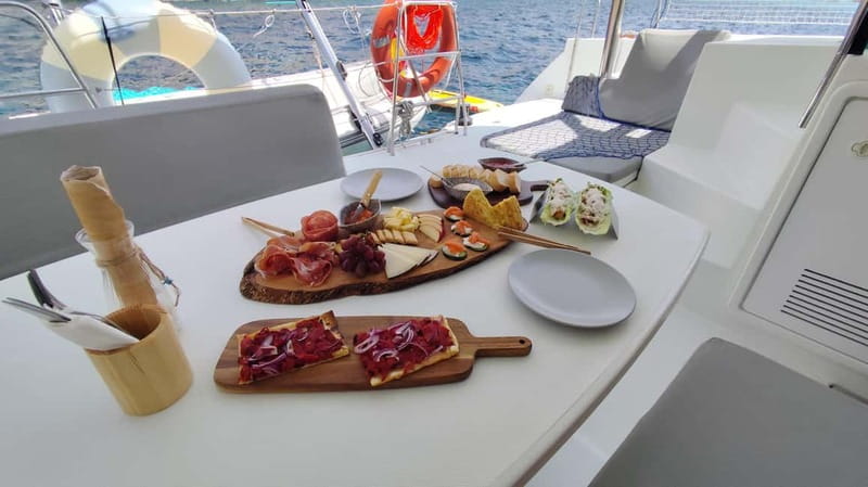 Mallorca: Catamaran Boat Tour with Tapas - Practical tips that make a difference on board
