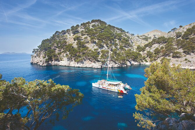 Mallorca Catamaran Cruise with Scenic Views and BBQ Lunch - Returning to Port d’Alcúdia, with time for the real Mallorca pace