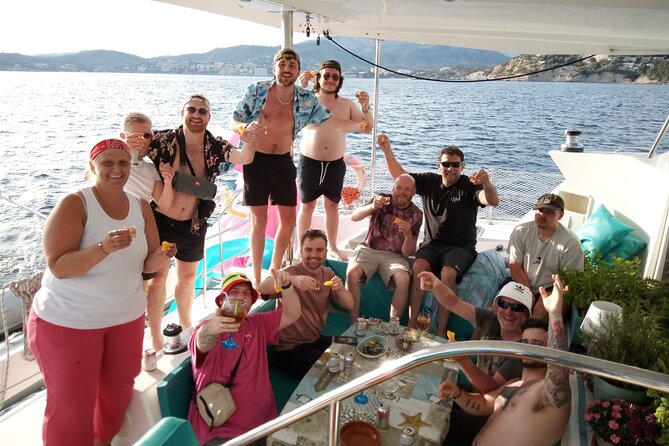 Mallorca Catamaran Small Group Cruise with Tapas 4-hours - What to bring (and what not to), so you enjoy it the whole way