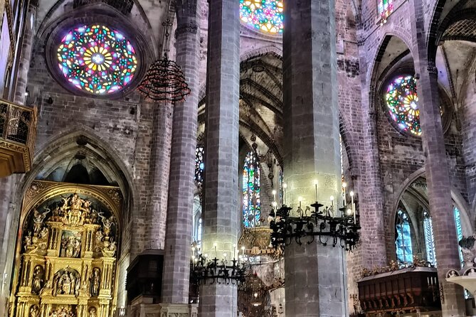 Mallorca Cathedral Skip The Line Tickets - Photo stop and sculpture: a quick plan for your best selfies