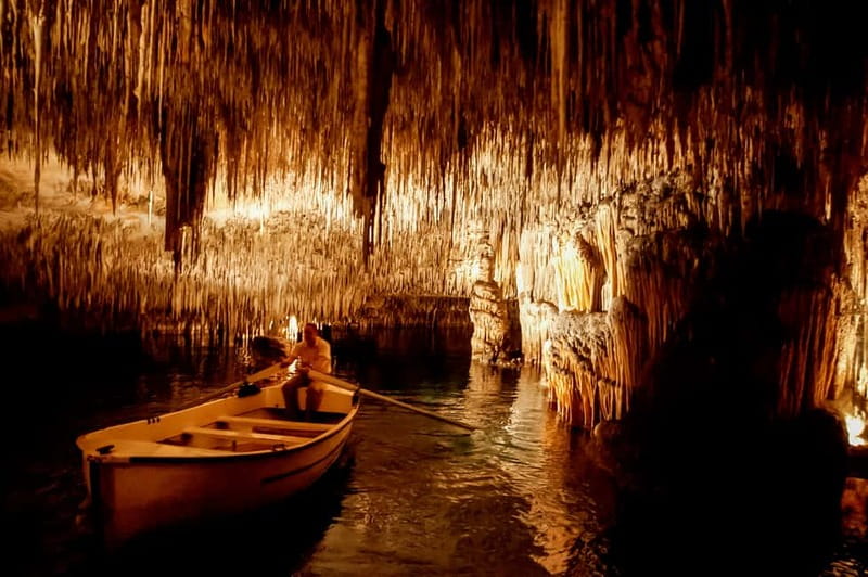 Mallorca: Caves of Drach Tour from the North with Boat Trip - Entering the Caves of Drach: 300 Steps and the Best Route to Follow