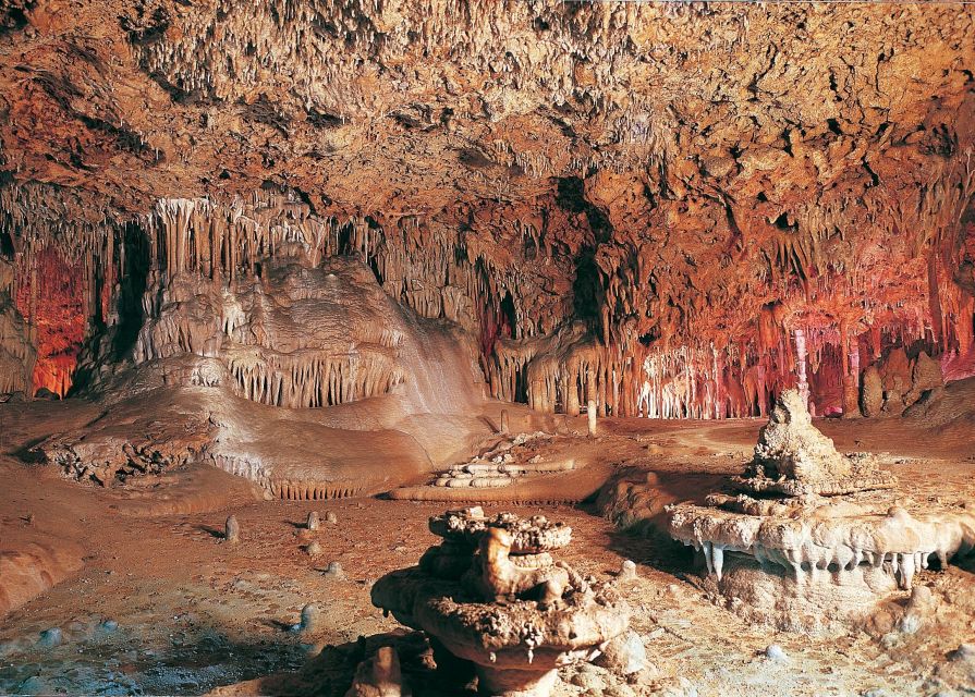 Mallorca: Caves of Hams, Blue Cave and audiovisual - Caves of Hams: the geology and the hook-shaped formations
