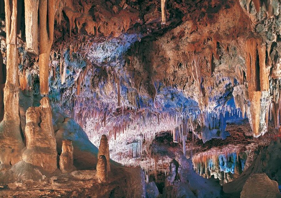 Mallorca: Caves of Hams, Blue Cave and audiovisual - Round Cave in the botanical garden: the calmer rhythm