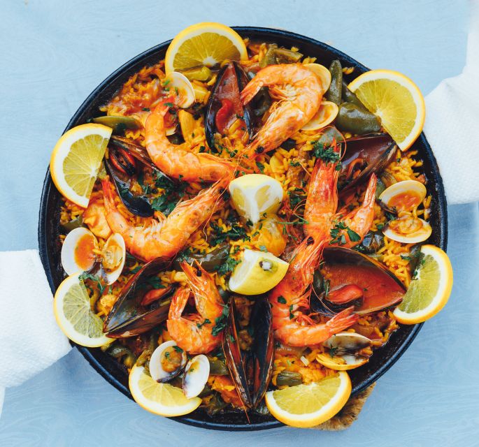 Mallorca: Dinner Experience with the Famous "Paella Man" - Choosing the Right Paella: Seafood, Valencian, Meat, Vegetarian