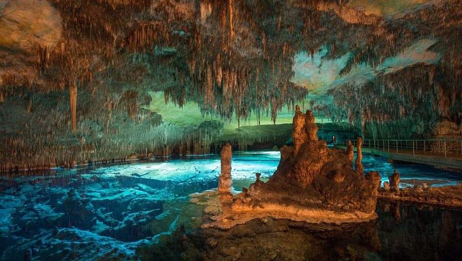 Mallorca: Drach and Hams Caves, and Porto Cristo Day Tour - Cuevas del Drach: Lake Martel, the Big Cave Show, and Music Rules