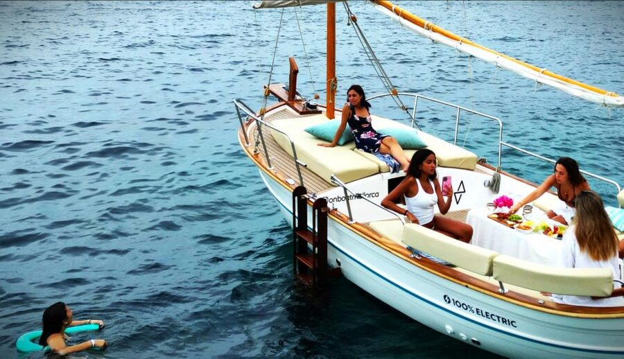 Mallorca: Eco charter experience - Nature time plus a skipper who actually helps