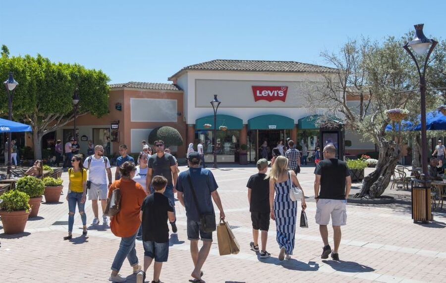 Mallorca: Fashion Outlet Shopping Excursion by Bus - Mallorca Fashion Outlet, and why the setting matters