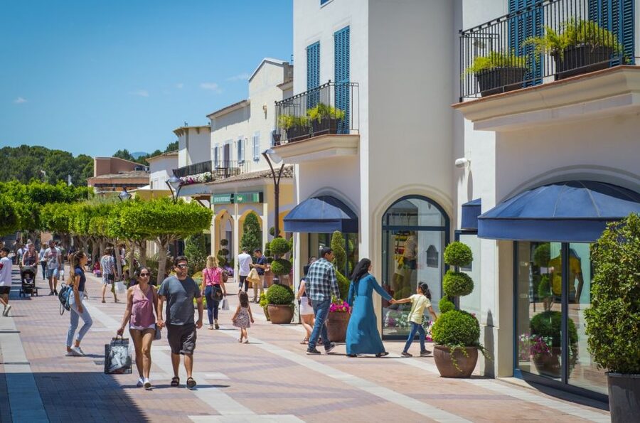 Mallorca: Fashion Outlet Shopping Excursion by Bus - VIP Day Pass math: how the extra 10% can actually pay off