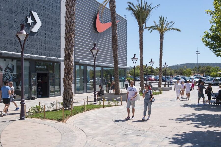 Mallorca: Fashion Outlet Shopping Excursion by Bus - Your 5-plus hours at the outlet: how to shop without rushing