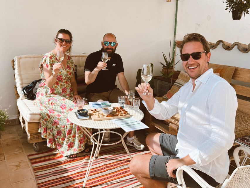 Mallorca: Gastronomic Wine Tasting & Local Delicacies - Weather-proof locations: rooftop views or the cozy kitchen table