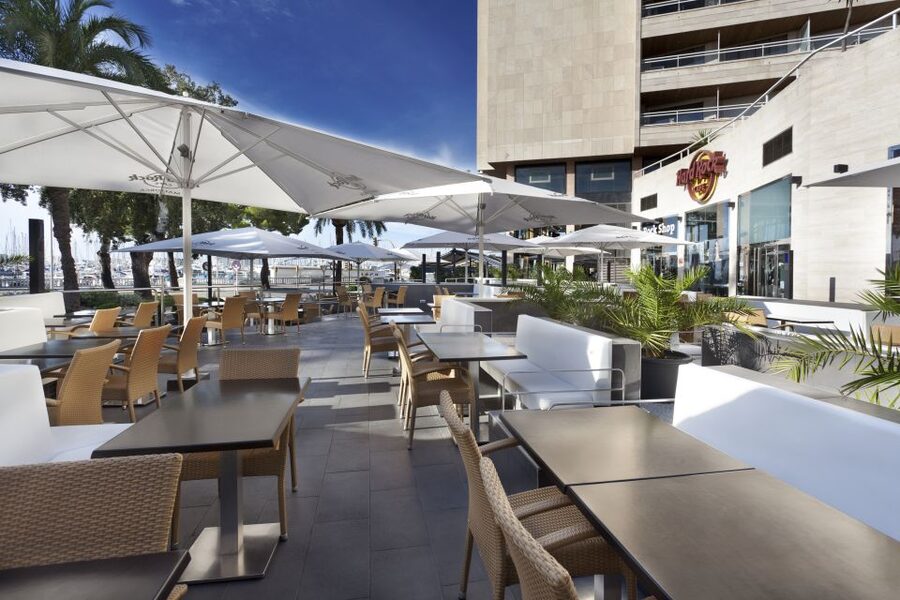 Mallorca: Hard Rock Cafe Entrance with Lunch or Dinner - Dessert and drinks: what you can expect without guessing