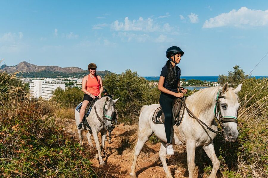 Mallorca: Horseback Riding Experience with Food Options - Helmets On, Comfort Level Checked, and Staff Who Actually Help