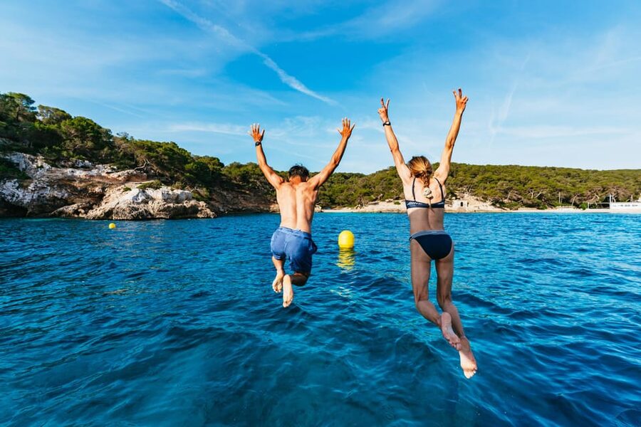 Mallorca: Midday or Sunset Sailing with Snacks and Open Bar - Cava, wine, beer, and fingerfood: what the open bar actually feels like