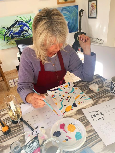 Mallorca: Painting like Miró - The acrylic paint reality: what to wear and how messy to expect