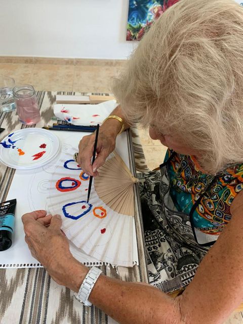 Mallorca/Porto Cristo: Design your own Spanish hand fan - How you choose your fan design (flowers, abstracts, or watermelon)