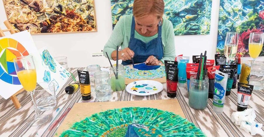 Mallorca/Porto Cristo: Design your own Spanish hand fan - What to wear, and how to avoid a paint-spot surprise