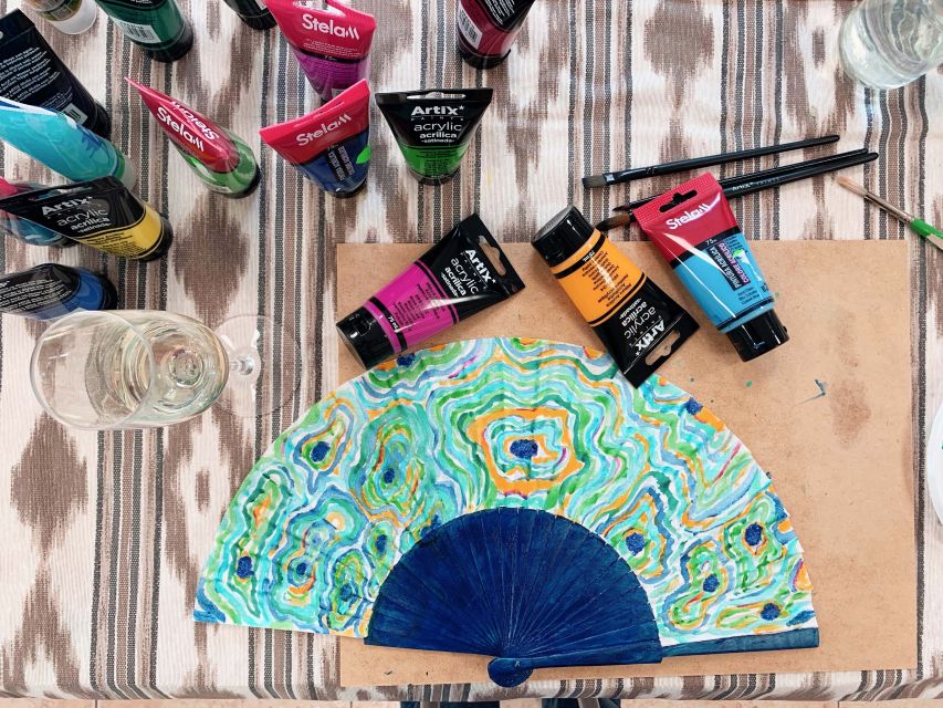 Mallorca/Porto Cristo: Design your own Spanish hand fan - Combining your class with Porto Cristo and the coast
