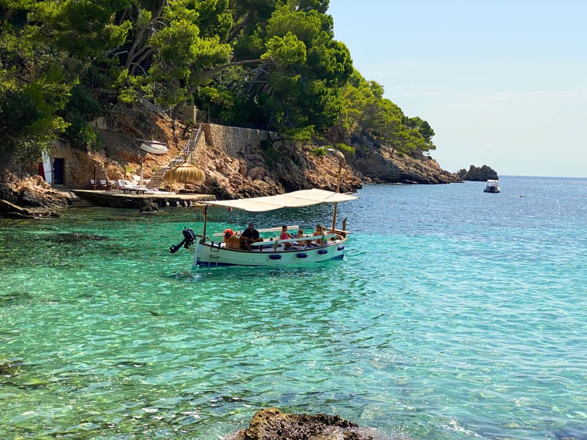 Mallorca: Private Boat Trip to Alcudia, Pollensa & Formentor - Onboard Comfort: Traditional Boat Feel, Modern Convenience
