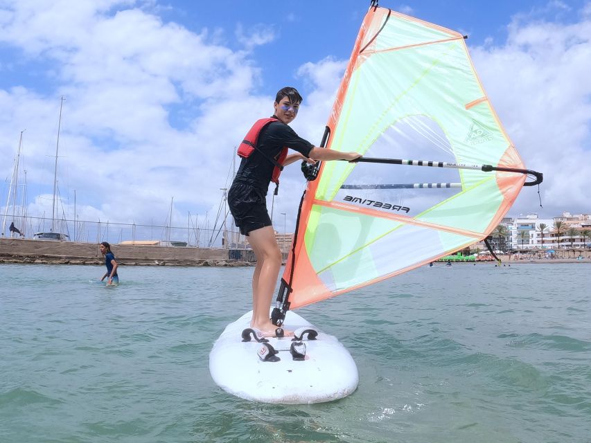 Mallorca: Private Windsurf Lesson - Learning Basic Maneuvers and Turns With an Instructor Nearby