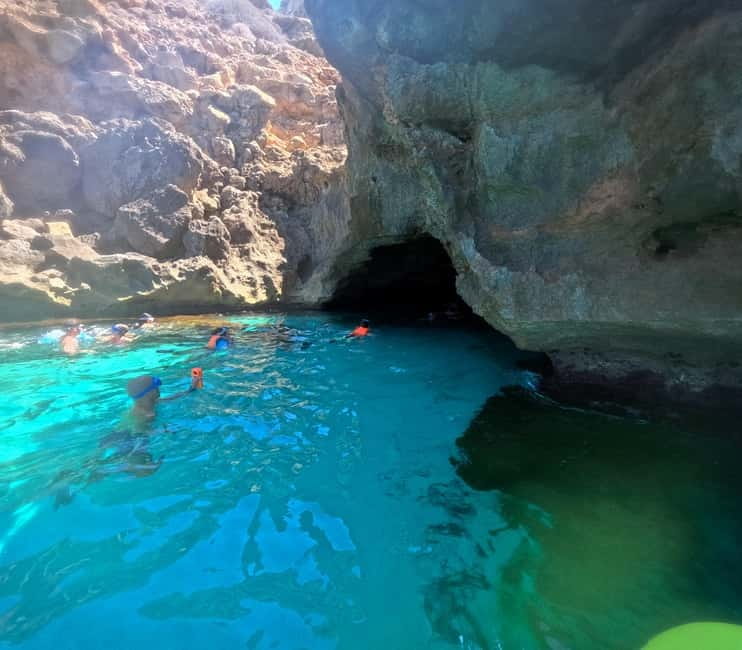 Mallorca: Sea Cave Kayaking Tour with Snorkeling and a Snack - Where you start at the beach, and what happens before you paddle