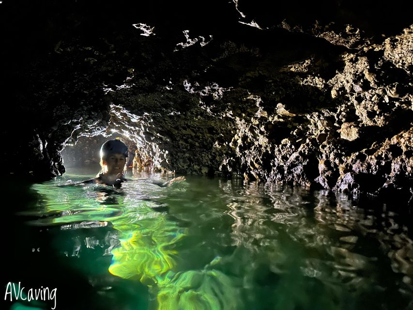 Mallorca: Speleo-Coasteering Tour along the Coast of Alcudia - Psicobloc and free climbing moves, with your safety being the priority