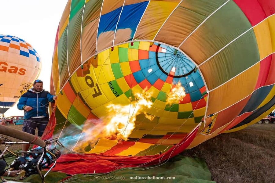 Mallorca: Sunset Balloon ride - Why a Sunset Balloon Over Mallorca Feels Different Than Photos
