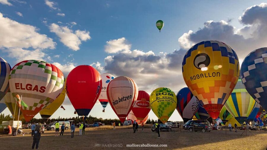 Mallorca: Sunset Balloon ride - The 50 to 60 Minute Flight: Views, Air Baptism, and Slow Air