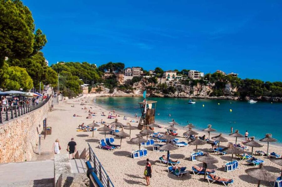 Mallorca: Ticket for Caves of Drach with Pickup Service - The 121 steps down: self-guided caves with a QR brochure