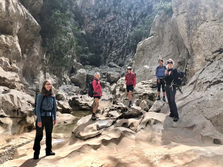 Mallorca: Torrent de Pareis Hiking Adventure - Meeting at Sa Calobra and the Ride Up Toward Escorca