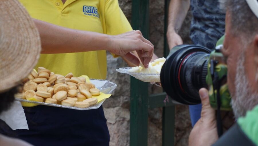 Mallorca: Tramuntana Mountains Tour with Local Guide & Lunch - Serra de Tramuntana Scenic Stops: Where the Guide Makes the Drive Worth It