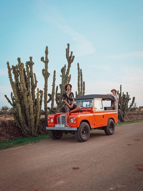 Mallorca: Vintage Sunset tour by the sea with a picnic - Off-the-road photo stop: a chance to get out, look, and reset