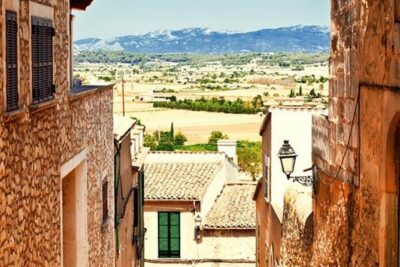 Windmills, Legends and Charming Villages