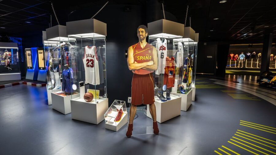 Manacor: Rafa Nadal Exhibition Entry Ticket - Historic rackets and match gear: the human side of the sport
