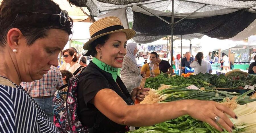 Palma: 2.5-Hour Chinatown Market Tour - Walking into Palma’s Chinatown, where trade and food share the same streets