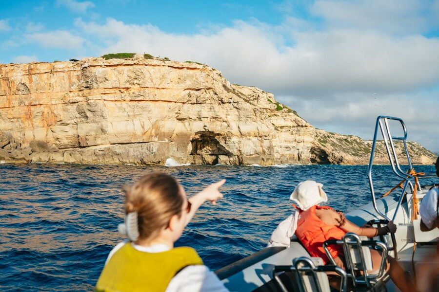 Palma Bay: 1-Hour Speedboat Adventure - Crew and Captains: The Small Touches That Make It Feel Like a Real Trip