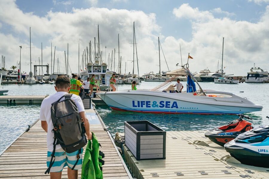Palma Bay: Parasailing Experience - What the 10 minutes in the air feel like