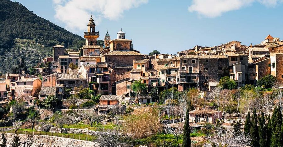 Palma, Cathedral & Valldemossa: Guided walking Tour - Why this mix of Palma and Valldemossa works so well