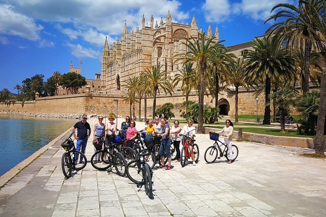 Palma de Mallorca Bike Tour - City highlights on the way to the final Old Town stretch