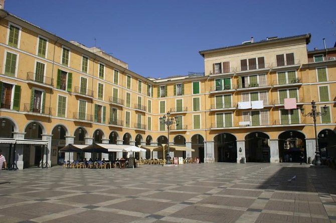 Palma de Mallorca Cultural and Foodie Tour - Historic fortress viewpoints and the final square