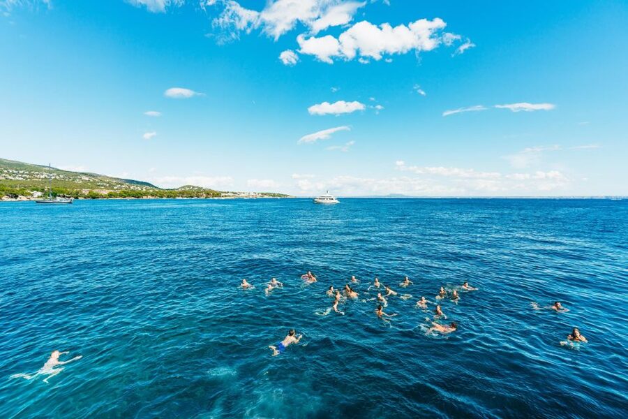 Palma de Mallorca: Daytime Boat Party with Live DJ - Meeting Barca Samba and Getting On Board Without Stress