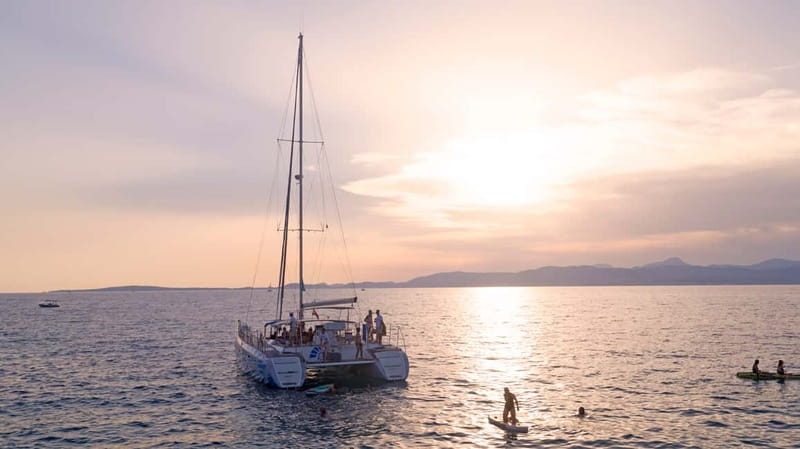 Palma de Mallorca: Deluxe Catamaran Sailing Tour with Meal - Getting to the meeting point and packing for a swim-heavy day