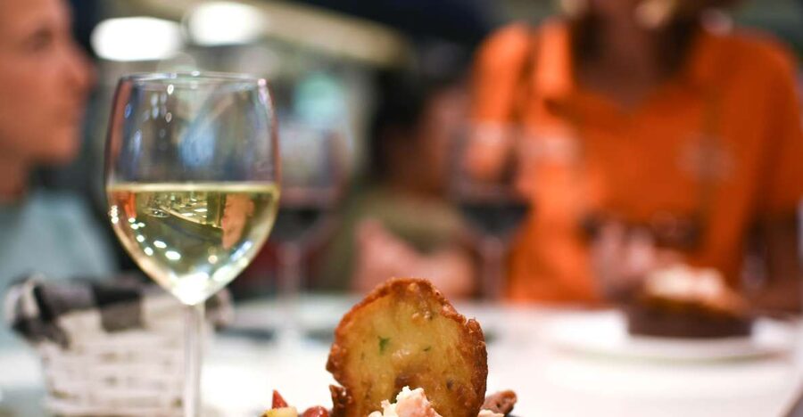 Palma de Mallorca: Foodie Walking Tour of the Old Town - Pace, language, and what could affect your experience