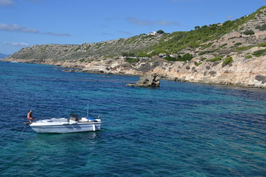 Palma de Mallorca: Full or Half-Day Boat Trip with Brunch - Why a private Palma de Mallorca boat trip beats the crowded beach day